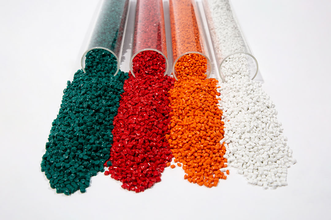 為什么電池蓋板要用到PFA氟塑料呢？